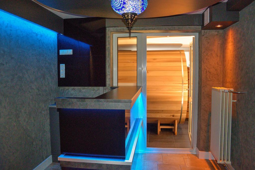 Pension & Spa De Watertoren Zandvoort Bagian luar foto
